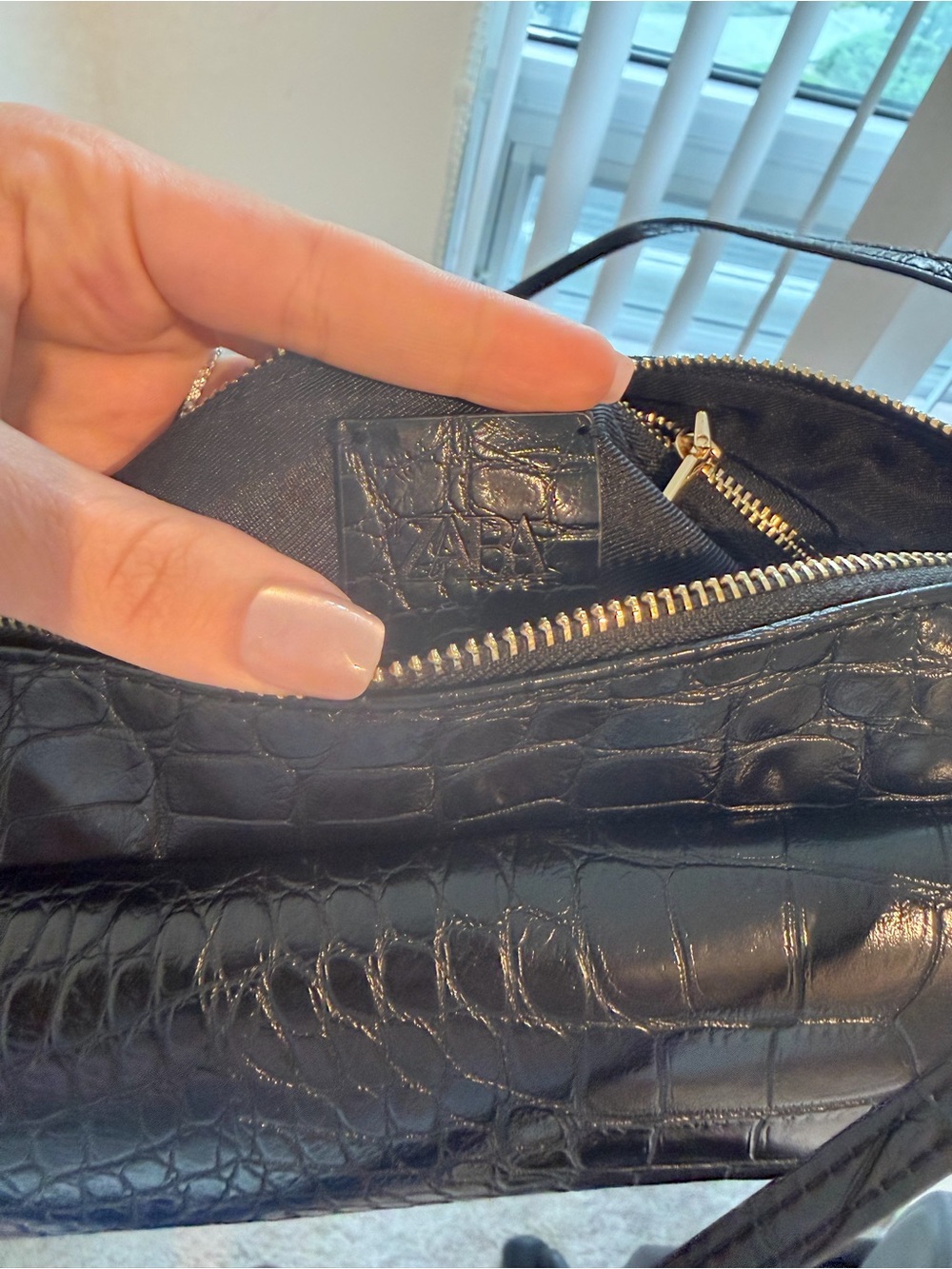 Zara Black Croc-Embossed Shoulder Bag - Picture 6 of 6